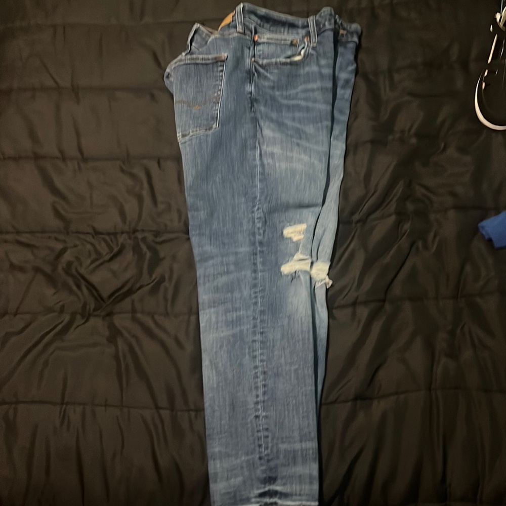 Men’s 34x30 American Eagle Ripped Jeans